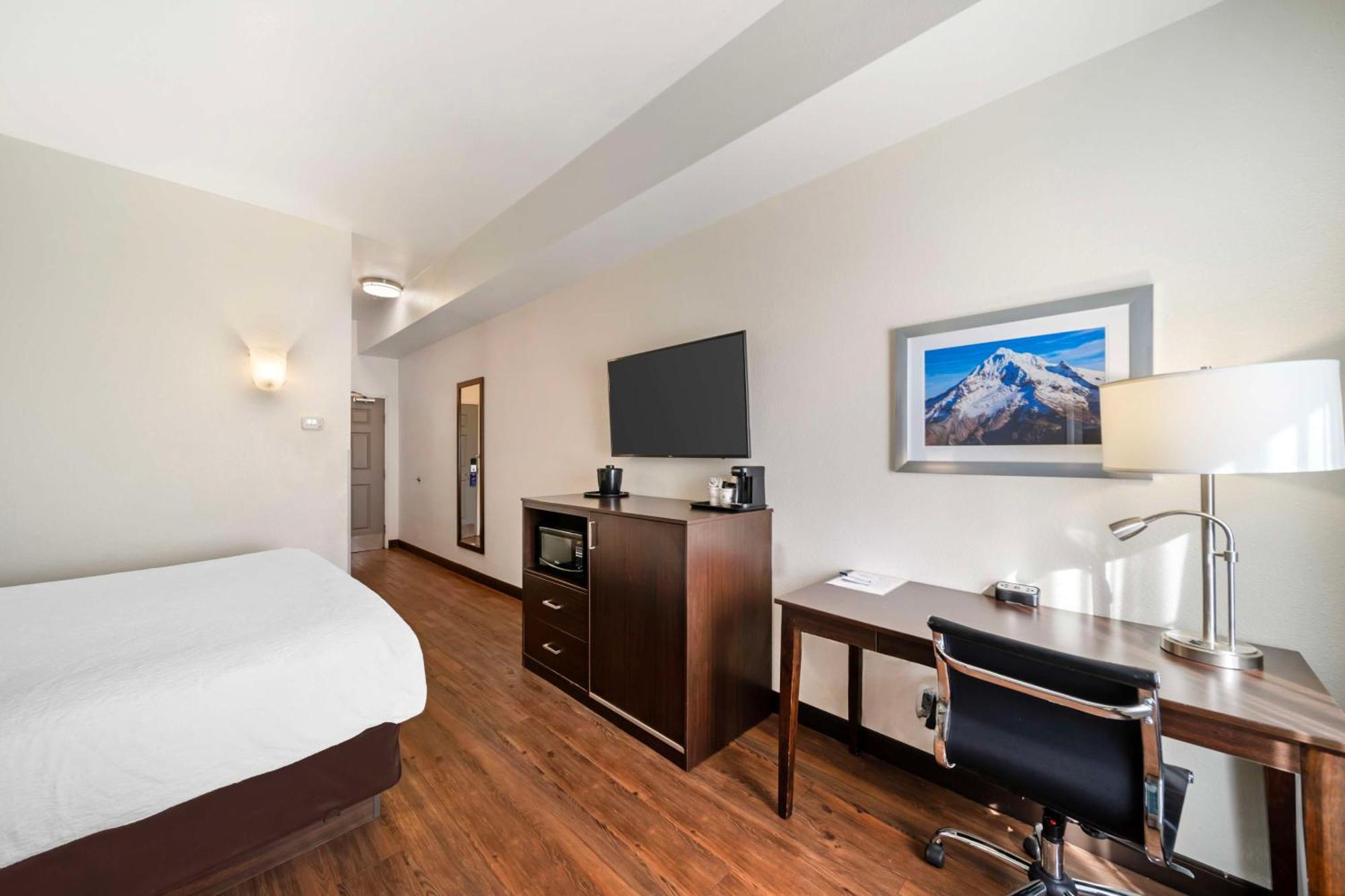เบสต์ เวสเทิร์น เครเตอร์เลค ไฮเวย์ ไวท์ซิตี้/เมดฟอร์ด Hotel White City ภายนอก รูปภาพ